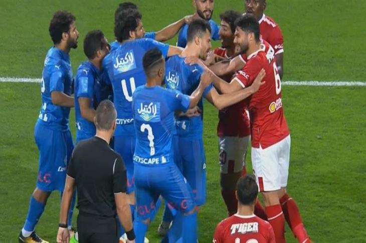 اشتباكات لاعبو الأهلي والزمالك اشتباكات لاعبو الأهلي والزمالك